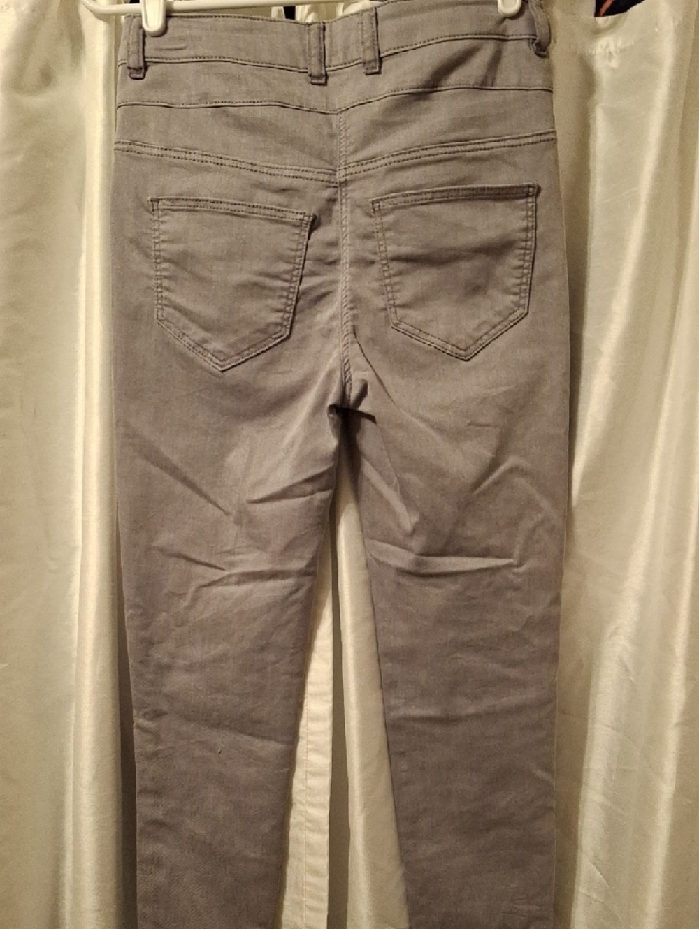 High-Rise Women's Gray Skinny Jeans - Picture 6 of 9